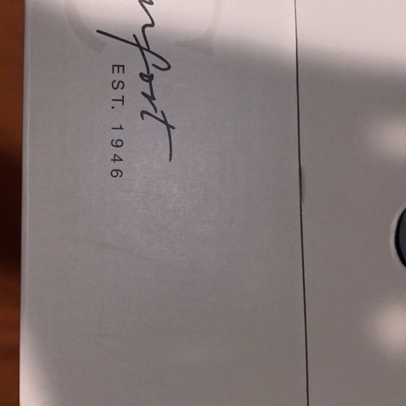 Womens Shoes - Picture 2 of 2